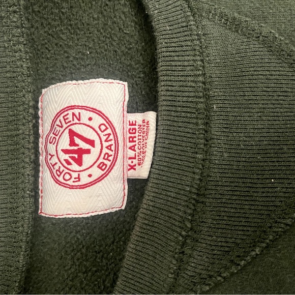 Woman’s Green Back Packers Crewneck - Picture 1 of 2